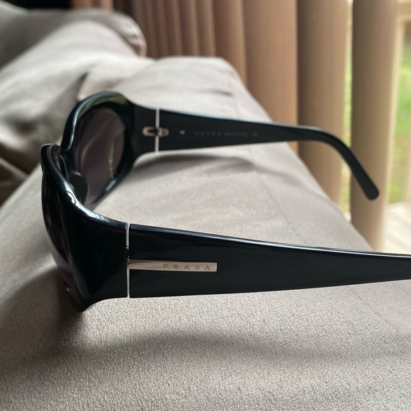 Prada sunglasses - Picture 3 of 5